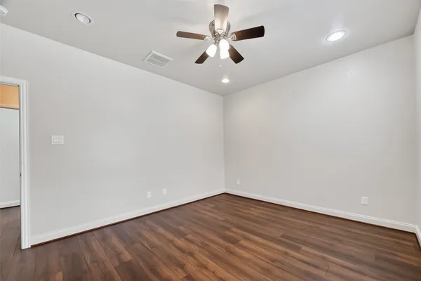 $405,000 | 213 West Jackson Avenue, Pasadena, TX 77506