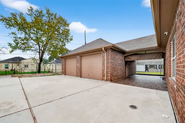 $405,000 | 213 West Jackson Avenue, Pasadena, TX 77506