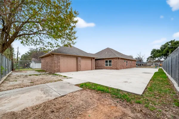 $405,000 | 213 West Jackson Avenue, Pasadena, TX 77506