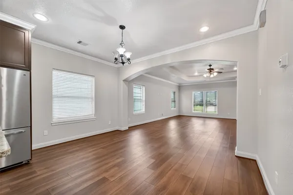 $405,000 | 213 West Jackson Avenue, Pasadena, TX 77506