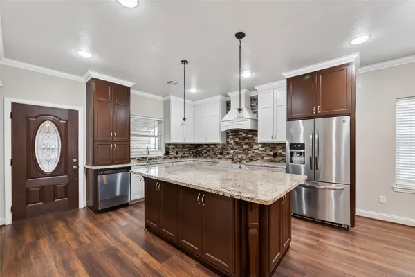 $405,000 | 213 West Jackson Avenue, Pasadena, TX 77506