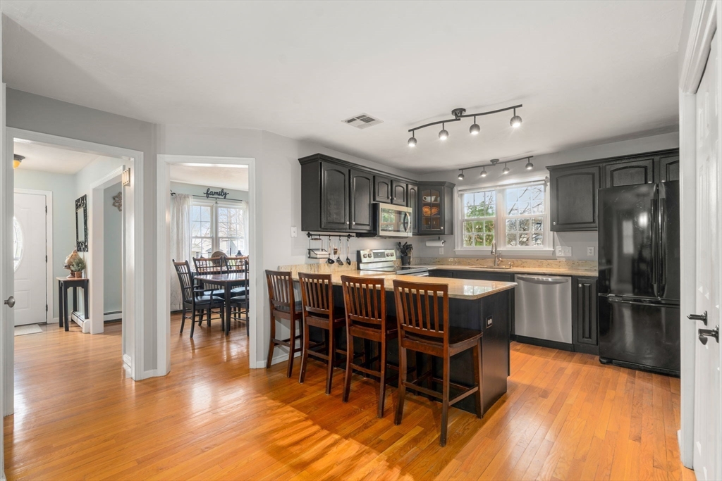 3 Winterberry Lane Milford, MA 01757 - Photo 4 of 25