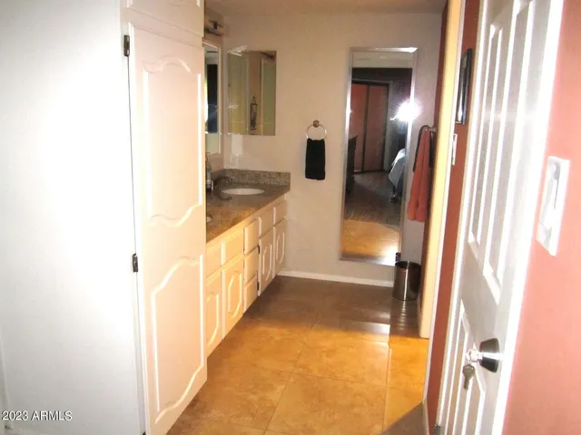 $3,900 | 12222 North Paradise Village Parkway West, Unit 402, Phoenix, AZ 85032