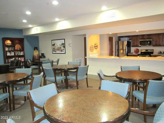 $3,900 | 12222 North Paradise Village Parkway West, Unit 402, Phoenix, AZ 85032