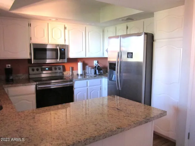 $3,900 | 12222 North Paradise Village Parkway West, Unit 402, Phoenix, AZ 85032