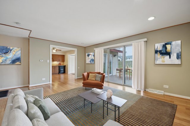 529 Ridgewood Road Elk Grove Village, IL 60007 - Photo 3 of 15 Gallery Image 3