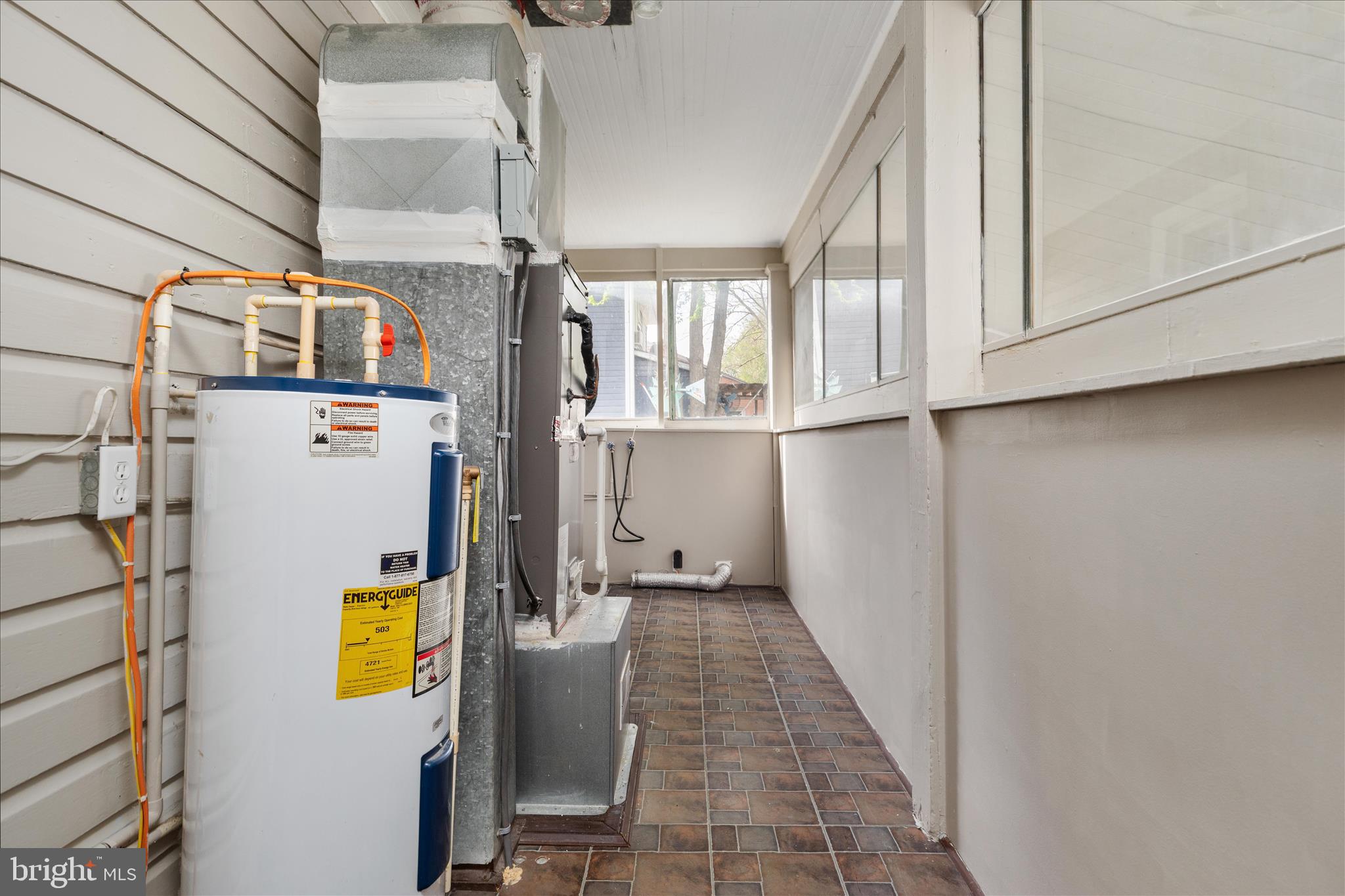 325 Ritenour Street Front Royal, VA 22630 - Photo 13 of 51 Laundry/utility/mudroom