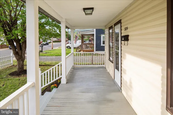 $299,900 | 325 Ritenour Street, Front Royal, VA 22630