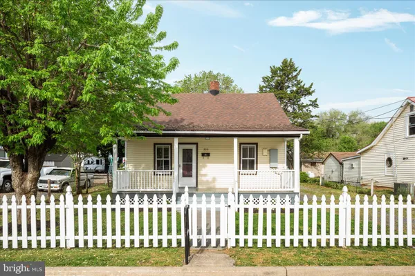 $299,900 | 325 Ritenour Street, Front Royal, VA 22630