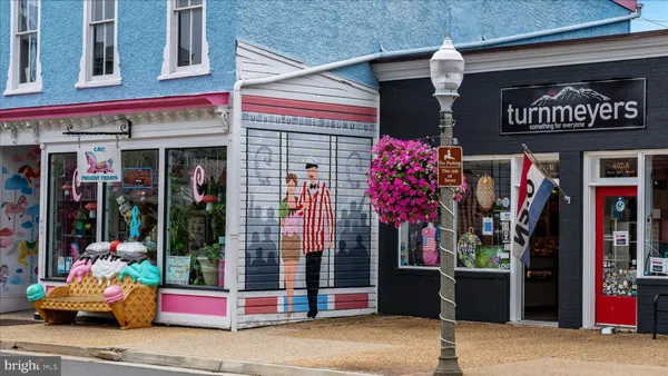 $299,900 | 325 Ritenour Street, Front Royal, VA 22630