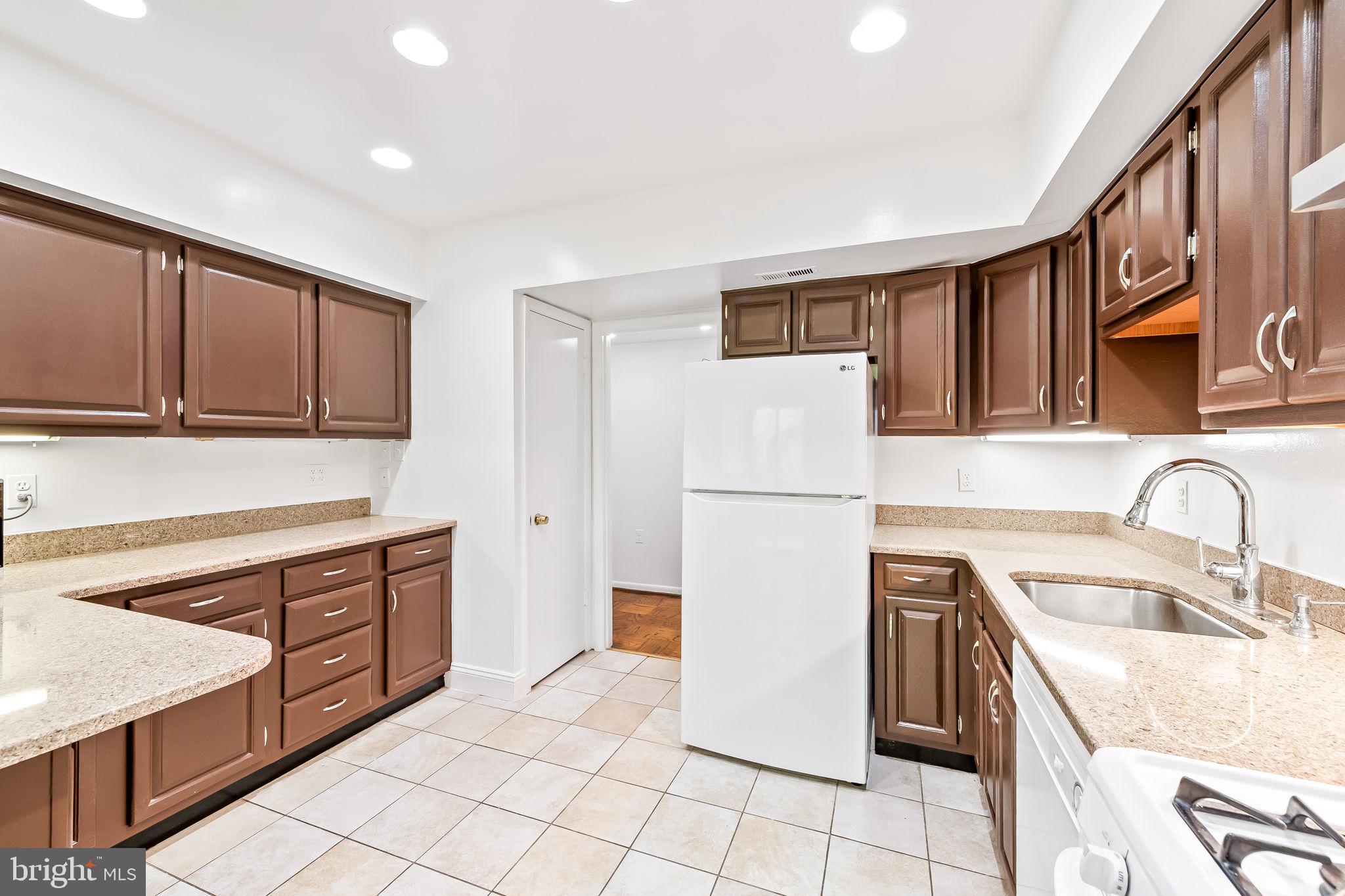108 Cross Keys Road, Unit R108D Baltimore, MD 21210 - Photo 14 of 37