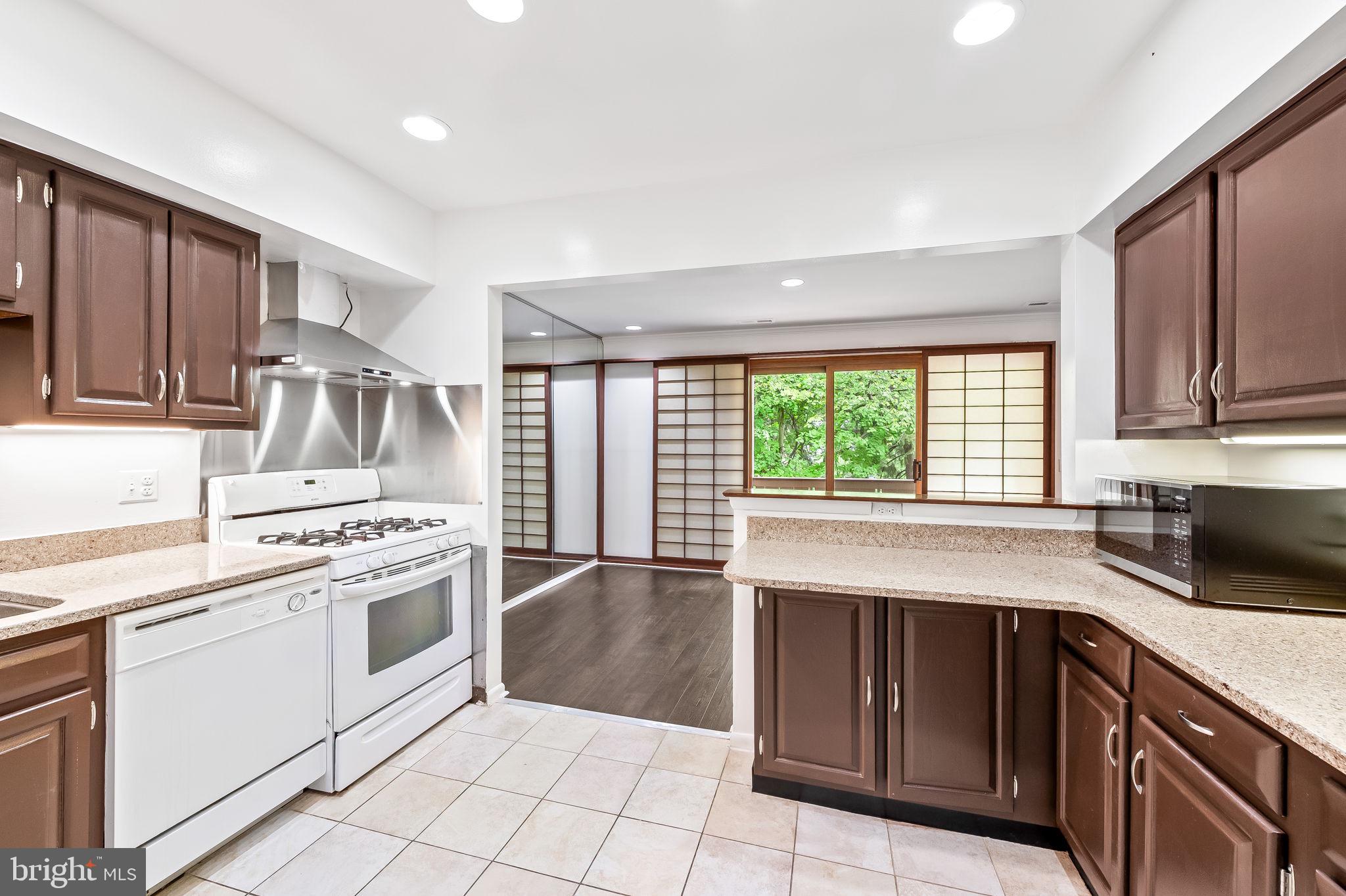 108 Cross Keys Road, Unit R108D Baltimore, MD 21210 - Photo 17 of 37