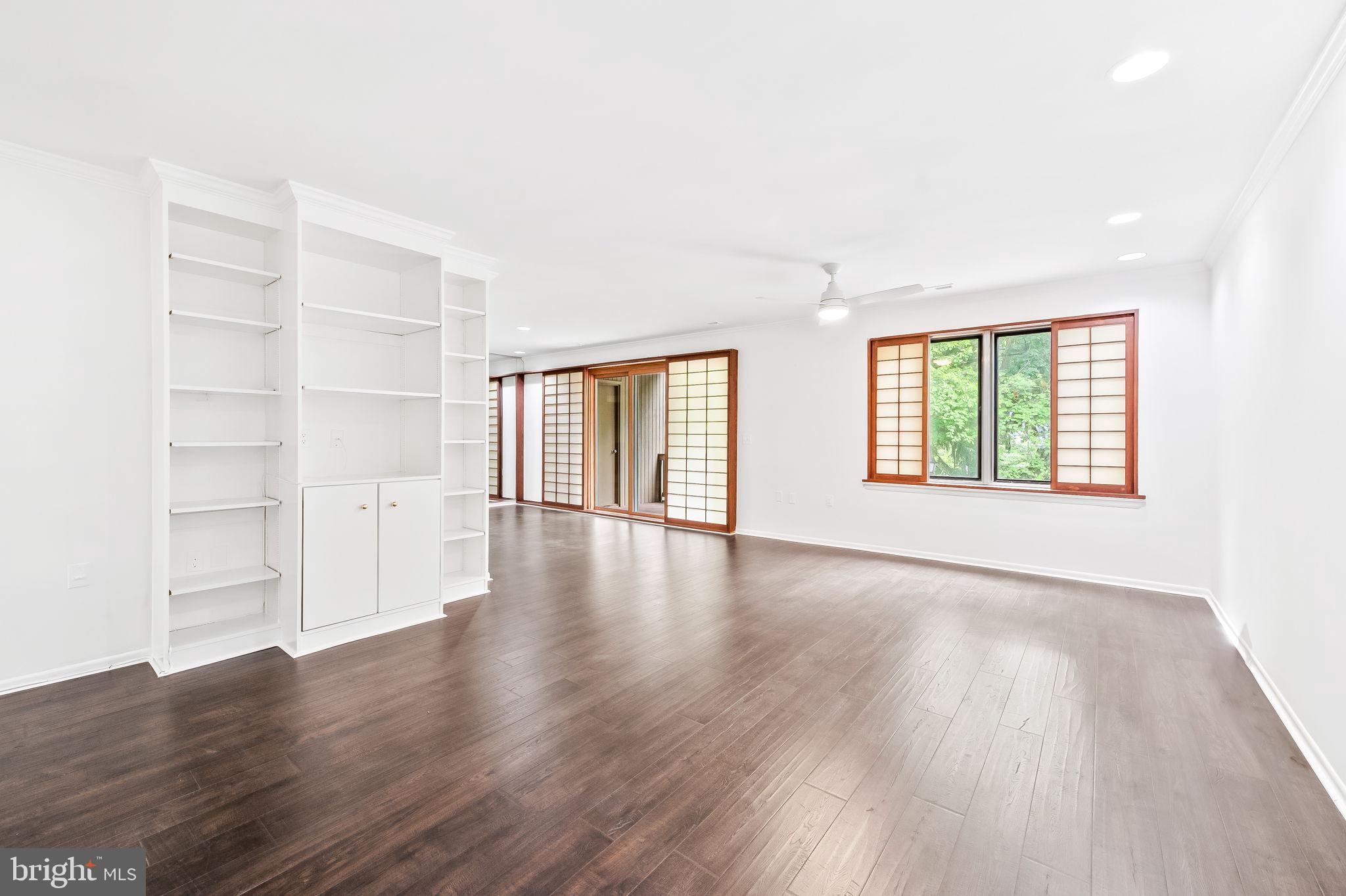 108 Cross Keys Road, Unit R108D Baltimore, MD 21210 - Photo 4 of 37 built ins
