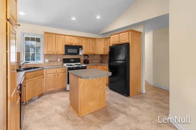 $439,900 | 6629 Jousma Court Southeast, Caledonia, MI 49316