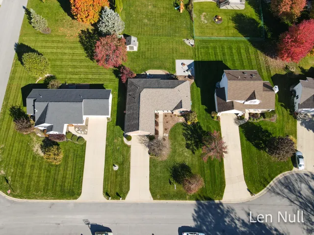 $439,900 | 6629 Jousma Court Southeast, Caledonia, MI 49316