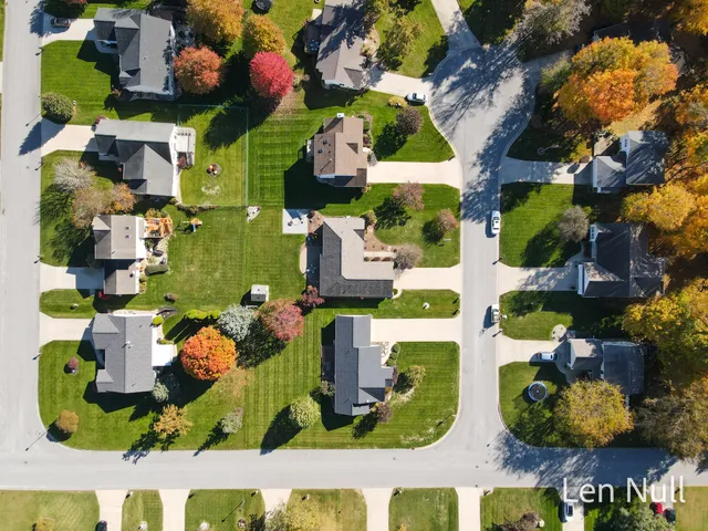 $439,900 | 6629 Jousma Court Southeast, Caledonia, MI 49316