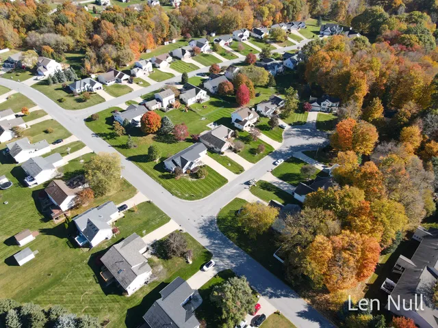 $439,900 | 6629 Jousma Court Southeast, Caledonia, MI 49316