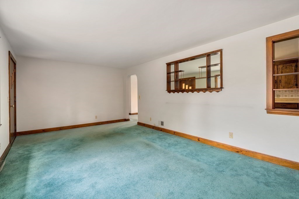 502 Concord Road Sudbury, MA 01776 - Photo 11 of 35