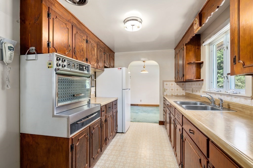 502 Concord Road Sudbury, MA 01776 - Photo 8 of 35