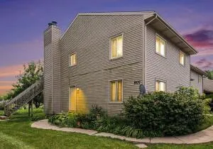 $1,225 | 907 Registry Drive, Unit 126B, Grand Ledge, MI 48837