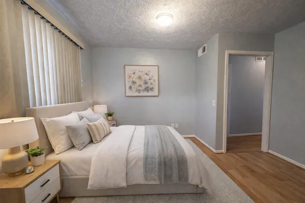 $1,225 | 907 Registry Drive, Unit 126B, Grand Ledge, MI 48837