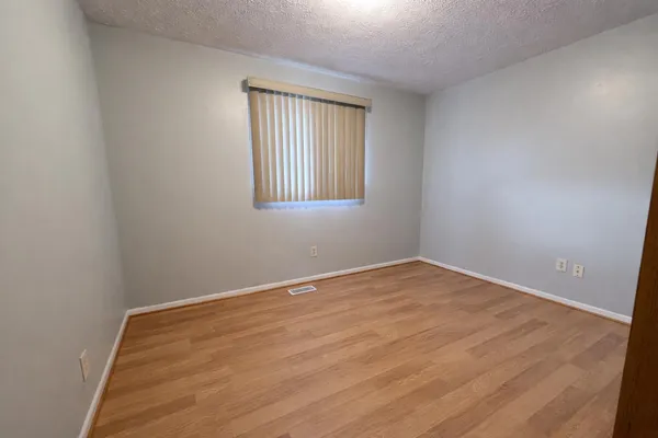 $1,300 | 907 Registry Drive, Unit 126B, Grand Ledge, MI 48837
