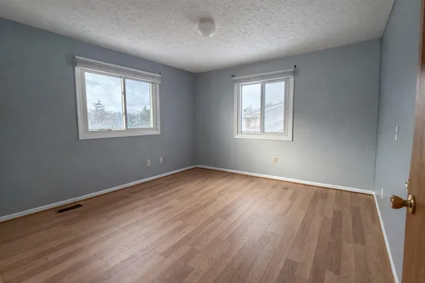 $1,225 | 907 Registry Drive, Unit 126B, Grand Ledge, MI 48837