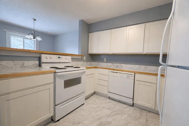 $1,225 | 907 Registry Drive, Unit 126B, Grand Ledge, MI 48837