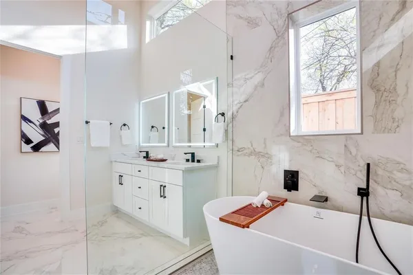$10,000 | 3611 South Versailles Avenue, Dallas, TX 75209