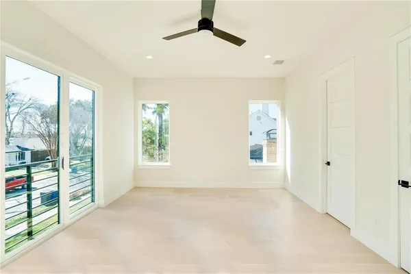 $10,000 | 3611 South Versailles Avenue, Dallas, TX 75209