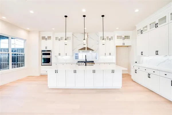 $10,000 | 3611 South Versailles Avenue, Dallas, TX 75209