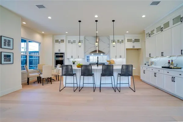 $10,000 | 3611 South Versailles Avenue, Dallas, TX 75209