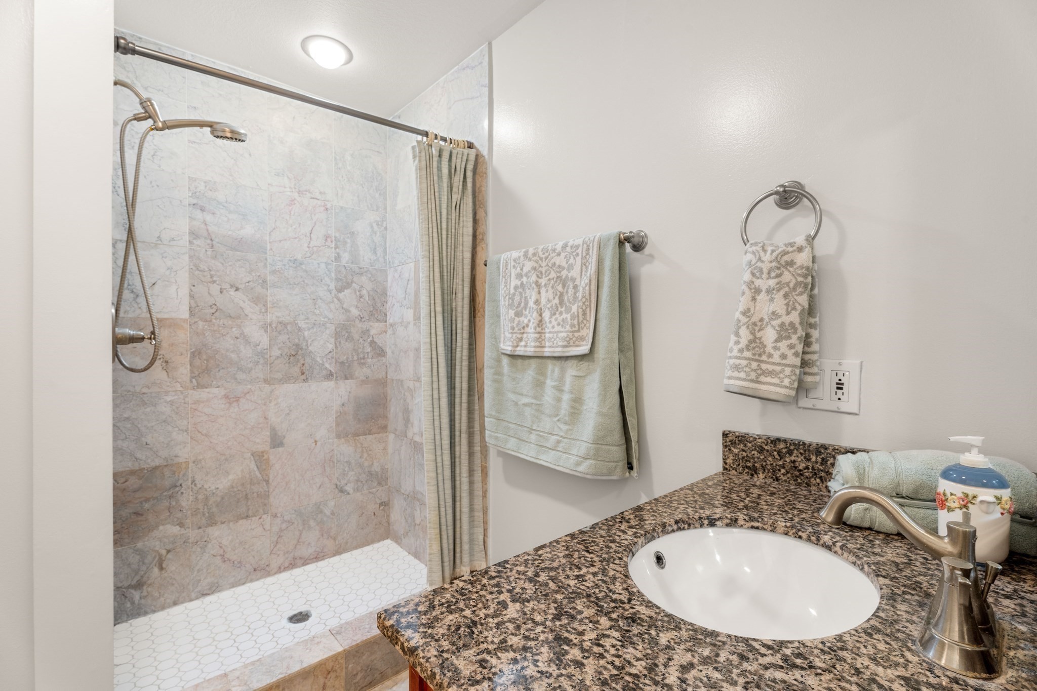 110 Bridge Street Hamilton, MA 01982 - Photo 25 of 42 Gallery Image 25