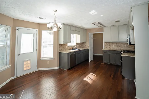 $259,900 | 130 Nicki Court, Hampton, GA 30228