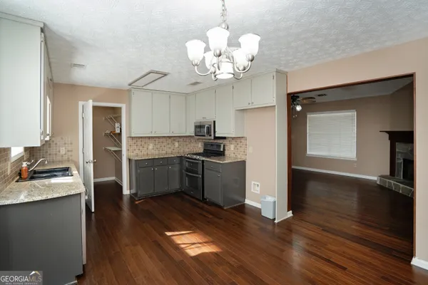 $259,900 | 130 Nicki Court, Hampton, GA 30228