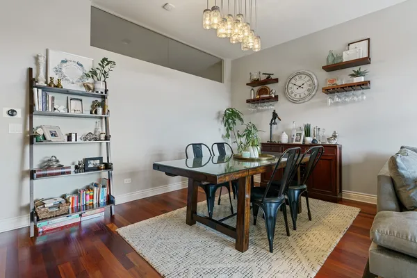 $2,500 | 3300 West Irving Park Road, Unit G4, Chicago, IL 60618