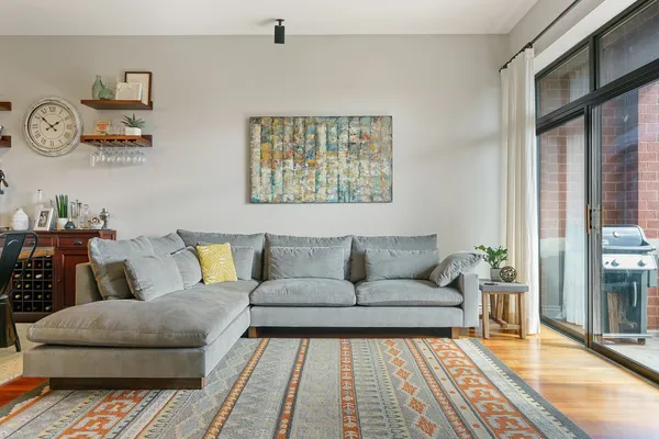 $2,500 | 3300 West Irving Park Road, Unit G4, Chicago, IL 60618