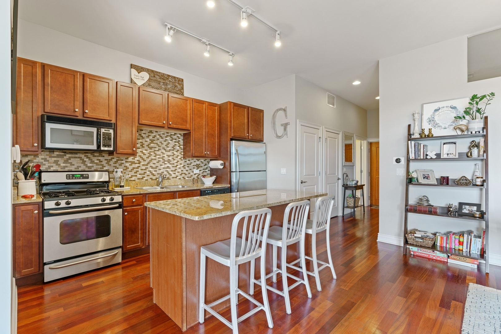 3300 West Irving Park Road, Unit G4 Chicago, IL 60618 - Photo 9 of 16