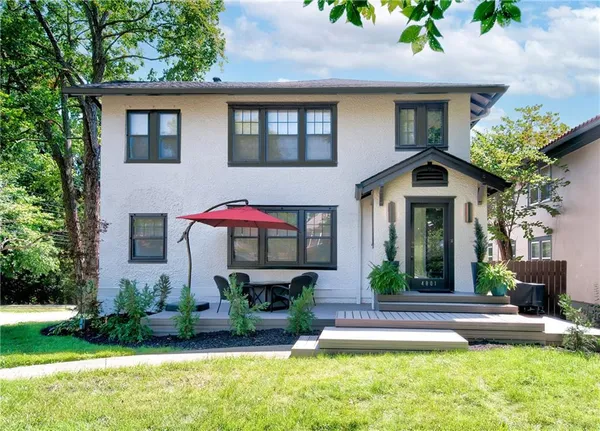 $2,100 | 4801 Holly Street, Kansas City, MO 64112