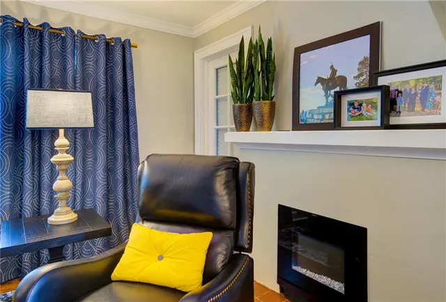 $1,900 | 4801 Holly Street, Kansas City, MO 64112