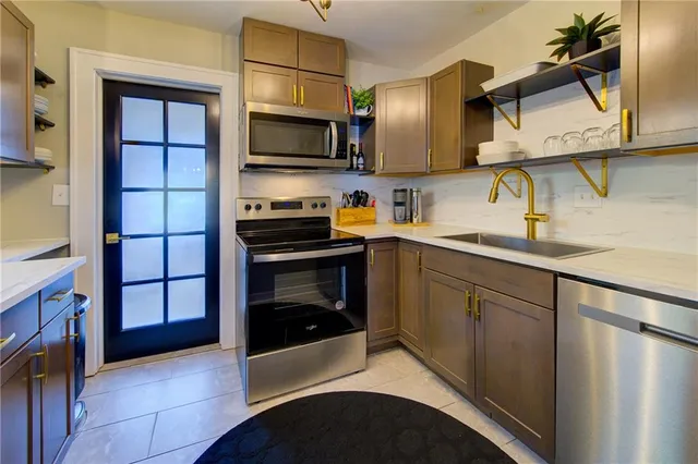 $1,900 | 4801 Holly Street, Kansas City, MO 64112