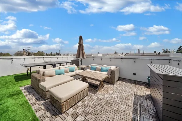 $1,899,000 | 2105 Two Harbors Circle, Costa Mesa, CA 92627