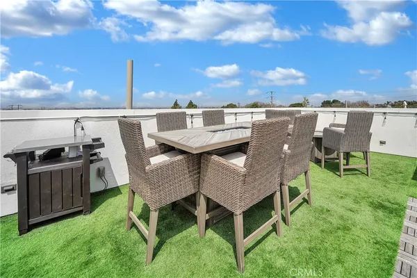 $1,899,000 | 2105 Two Harbors Circle, Costa Mesa, CA 92627