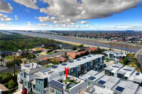 $1,899,000 | 2105 Two Harbors Circle, Costa Mesa, CA 92627