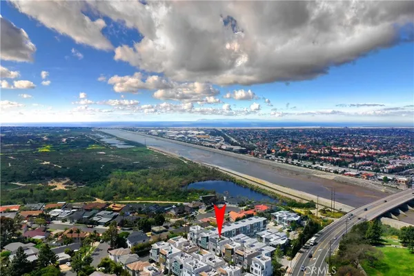 $1,899,000 | 2105 Two Harbors Circle, Costa Mesa, CA 92627