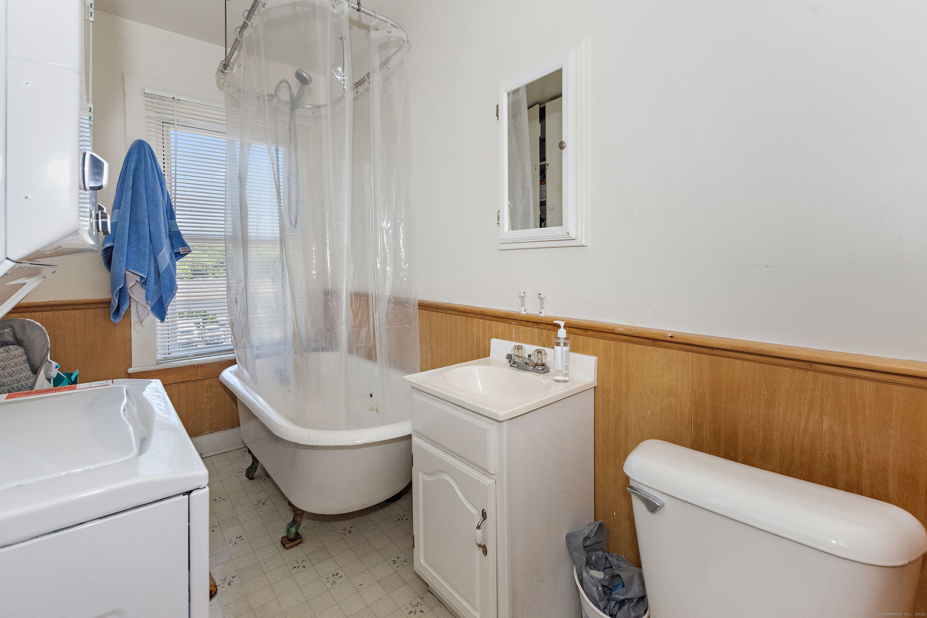 24 Central Avenue Norwich, CT 06360 - Photo 13 of 21