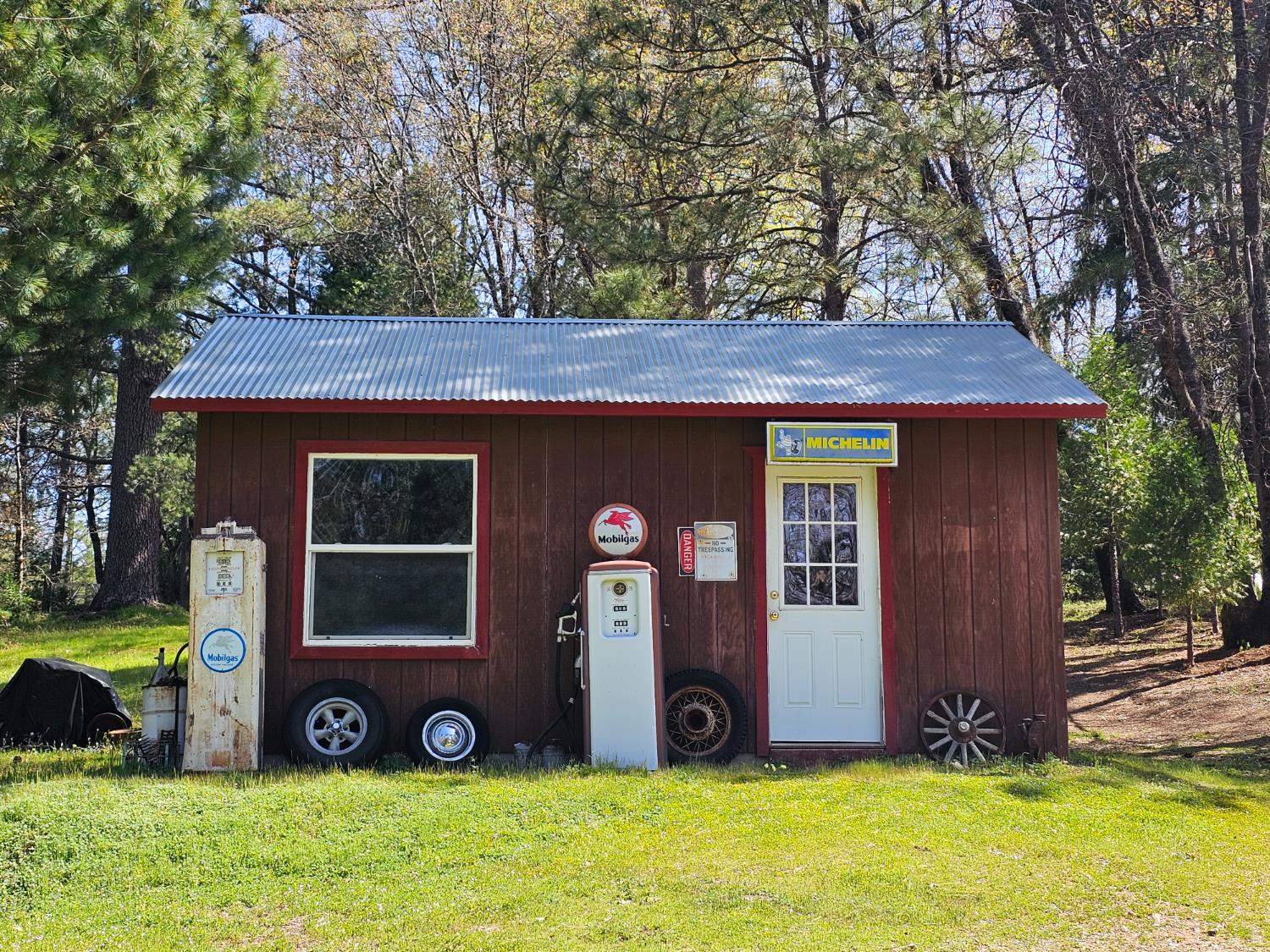 250 Acorn Way West Point, CA 95255 - Photo 6 of 32 a front view of a house with garden