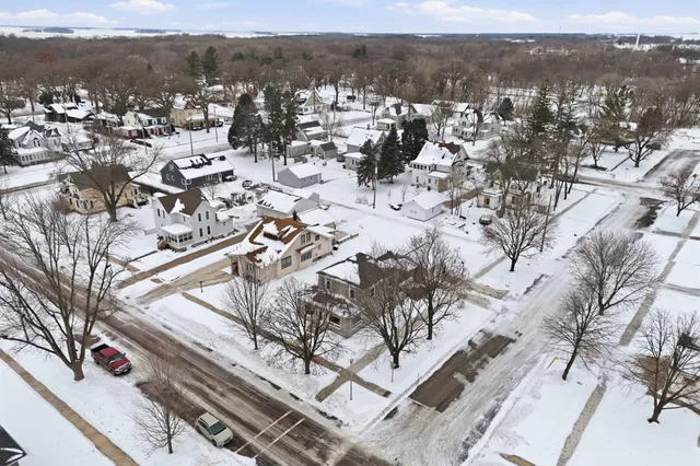 $224,900 | 227 East 2nd Street, Blue Earth, MN 56013