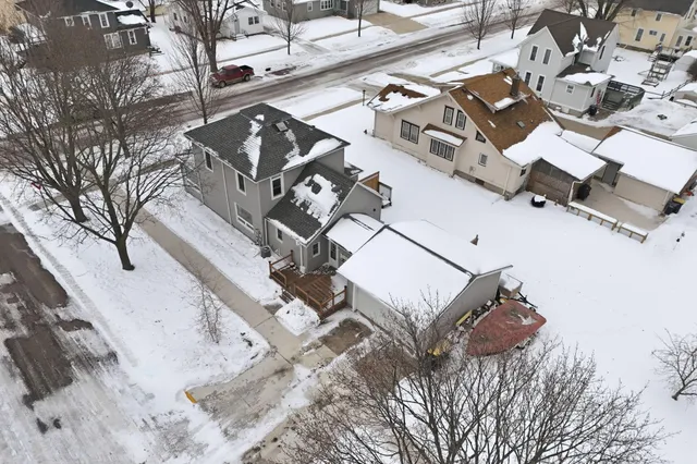 $224,900 | 227 East 2nd Street, Blue Earth, MN 56013