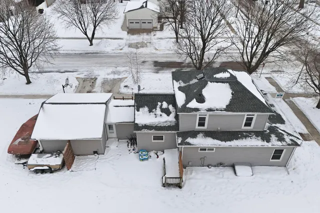 $224,900 | 227 East 2nd Street, Blue Earth, MN 56013